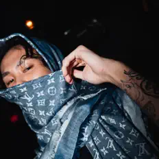 Hör dir JN an, schau dir Musikvideos an, lies die Biografie, finde Tourdaten und mehr!