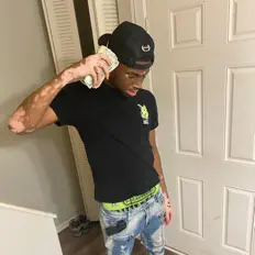 Teezy Hndrxxを聴いたり、ミュージックビデオを鑑賞したり、経歴やツアー日程などを確認したりしましょう！