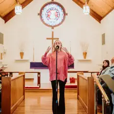 Olivia Atwoodを聴いたり、ミュージックビデオを鑑賞したり、経歴やツアー日程などを確認したりしましょう！