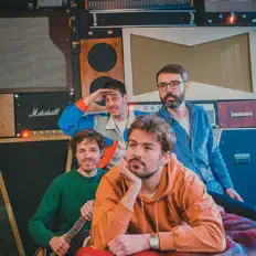 No Elevatorを聴いたり、ミュージックビデオを鑑賞したり、経歴やツアー日程などを確認したりしましょう！