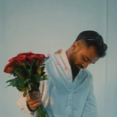 Ouve Unluv, vê vídeos de música, lê a biografia, vê as datas da digressão e muito mais!