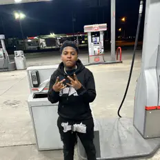 Posłuchaj wykonawcy Luh Lark, obejrzyj teledyski, przeczytaj biografię, zobacz daty tras koncertowych i nie tylko!