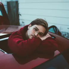Poslechněte si interpreta Gabe Rouse, sledujte hudební videa, přečtěte si životopis, podívejte se na data turné a další informace.