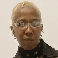 收听 undefined、观看音乐视频、阅读小传、查看巡演日期等 ！