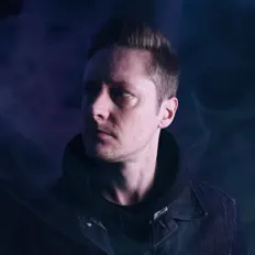 Tom DuPree III सुनें, म्यूज़िक वीडियो देखें, बायो पढ़ें, दौरे की तारीखें और बहुत कुछ देखें!