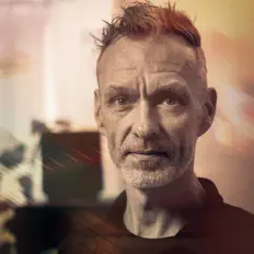 Dengarkan Brett Aplin, tonton video musik, baca bio, lihat tanggal tur & lainnya!