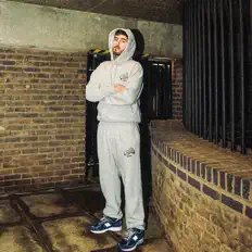 Pesを聴いたり、ミュージックビデオを鑑賞したり、経歴やツアー日程などを確認したりしましょう！