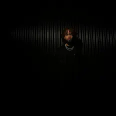 Hör dir Selym* an, schau dir Musikvideos an, lies die Biografie, finde Tourdaten und mehr!