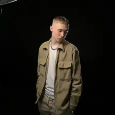 yunghustle dinle, müzik videolarını izle, biyografisini oku, tur tarihlerini ve daha fazlasını gör!