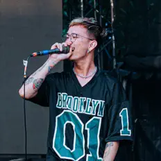 聆聽 ShamePug、觀看音樂影片、閱讀小傳、查看巡演日期等！