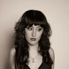 Joelle Bensaidを聴いたり、ミュージックビデオを鑑賞したり、経歴やツアー日程などを確認したりしましょう！