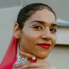 聆聽 jenna.、觀看音樂影片、閱讀小傳、查看巡演日期等！