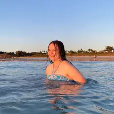 Amber Hurleyを聴いたり、ミュージックビデオを鑑賞したり、経歴やツアー日程などを確認したりしましょう！
