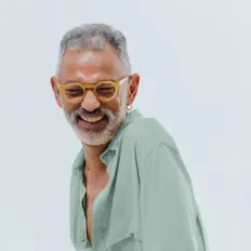 Zé Guilhermeを聴いたり、ミュージックビデオを鑑賞したり、経歴やツアー日程などを確認したりしましょう！