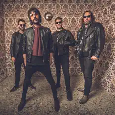 Escucha a Cielo Submarino, mira videos musicales, lee su biografía, consulta las fechas de las gira y más.