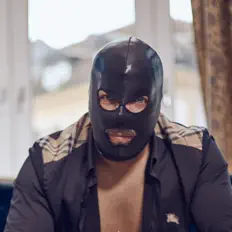 P Lowを聴いたり、ミュージックビデオを鑑賞したり、経歴やツアー日程などを確認したりしましょう！