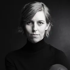 Hör dir Anne Haasch an, schau dir Musikvideos an, lies die Biografie, finde Tourdaten und mehr!