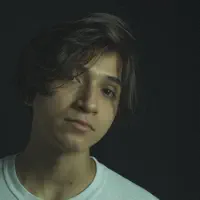 Escucha a undefined, mira videos musicales, lee su biografía, consulta las fechas de las gira y más.