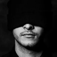 Listen to Symbiøse, watch music videos, read bio, see tour dates & more!