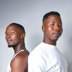 Escucha a JxP, mira videos musicales, lee su biografía, consulta las fechas de las gira y más.