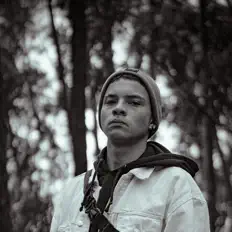 聆聽 Vito‎、觀看音樂影片、閱讀小傳、查看巡演日期等！