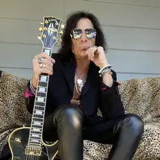 Kevin Russellを聴いたり、ミュージックビデオを鑑賞したり、経歴やツアー日程などを確認したりしましょう！