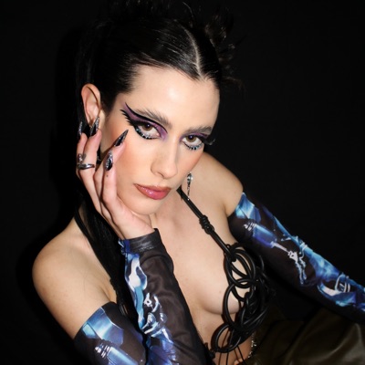 Listen to Mathilde Sobrino, watch music videos, read bio, see tour dates & more!