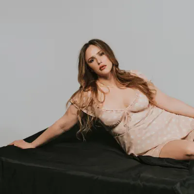 Listen to Samantha Lafontaine, watch music videos, read bio, see tour dates & more!