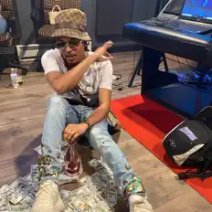 Dengarkan ESCO CRACK, tonton video musik, baca bio, lihat tanggal tur & lainnya!