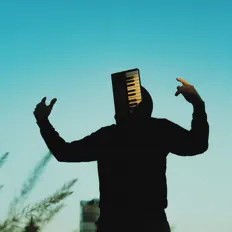 Escucha a Papik, mira videos musicales, lee su biografía, consulta las fechas de las gira y más.