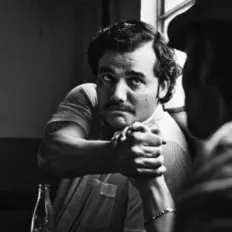 Ad Hussienを聴いたり、ミュージックビデオを鑑賞したり、経歴やツアー日程などを確認したりしましょう！