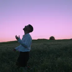 Michélを聴いたり、ミュージックビデオを鑑賞したり、経歴やツアー日程などを確認したりしましょう！