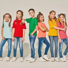 Ακούστε περιεχόμενο από Kinderstar, παρακολουθήστε μουσικά βίντεο, διαβάστε το βιογραφικό, δείτε ημερομηνίες περιοδείας, και πολλά ακόμη!