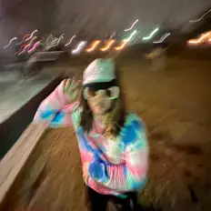 Manning Allor सुनें, म्यूज़िक वीडियो देखें, बायो पढ़ें, दौरे की तारीखें और बहुत कुछ देखें!