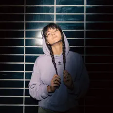 聆聽 LinaKaro、觀看音樂影片、閱讀小傳、查看巡演日期等！
