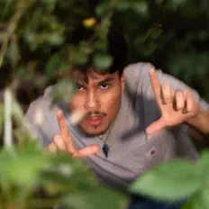 Dengarkan BSTRD, tonton video musik, baca bio, lihat tanggal tur & lainnya!