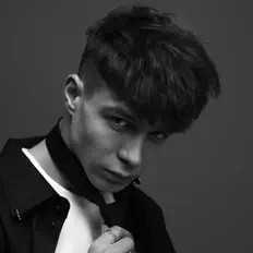 收听 Глеб Калюжный、观看音乐视频、阅读小传、查看巡演日期等 ！