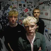 Ascolta undefined, guarda video musicali, leggi la biografia, vedi le date del tour & altro!