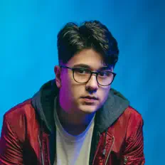 Listen to Gabriel Vilhena, watch music videos, read bio, see tour dates & more!