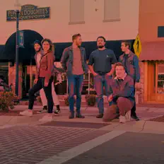 Écoutez Valley Worship, regardez des vidéoclips, lisez la biographie, consultez les dates de tournée et plus encore !