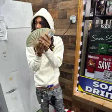 收听 Lil Swerve、观看音乐视频、阅读小传、查看巡演日期等 ！