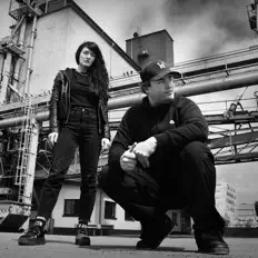 收听 Scary Woods、观看音乐视频、阅读小传、查看巡演日期等 ！