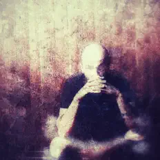 Hör dir Pluhm an, schau dir Musikvideos an, lies die Biografie, finde Tourdaten und mehr!