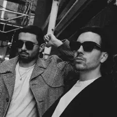 Escucha a New Love, mira vídeos musicales, lee la biografía, consulta fechas de giras y mucho más.