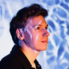 Luister naar Damien Leloup, bekijk muziekvideo's, lees de bio, bekijk de tourdata, en meer!