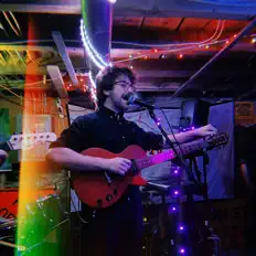 Dengarkan Chris Finn, tonton video musik, baca bio, lihat tanggal tur & lainnya!