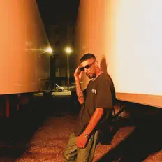 聆聽 OWEN997、觀看音樂影片、閱讀小傳、查看巡演日期等！