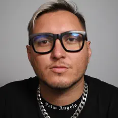 Chizzyを聴いたり、ミュージックビデオを鑑賞したり、経歴やツアー日程などを確認したりしましょう！