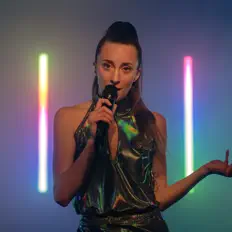 Dengarkan Amanda Aasa, tonton video musik, baca bio, lihat tanggal tur & lainnya!