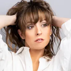 Ella Laïrone을(를) 듣고, 뮤직 비디오를 보고, 약력을 읽고, 투어 일정 등을 확인하세요!